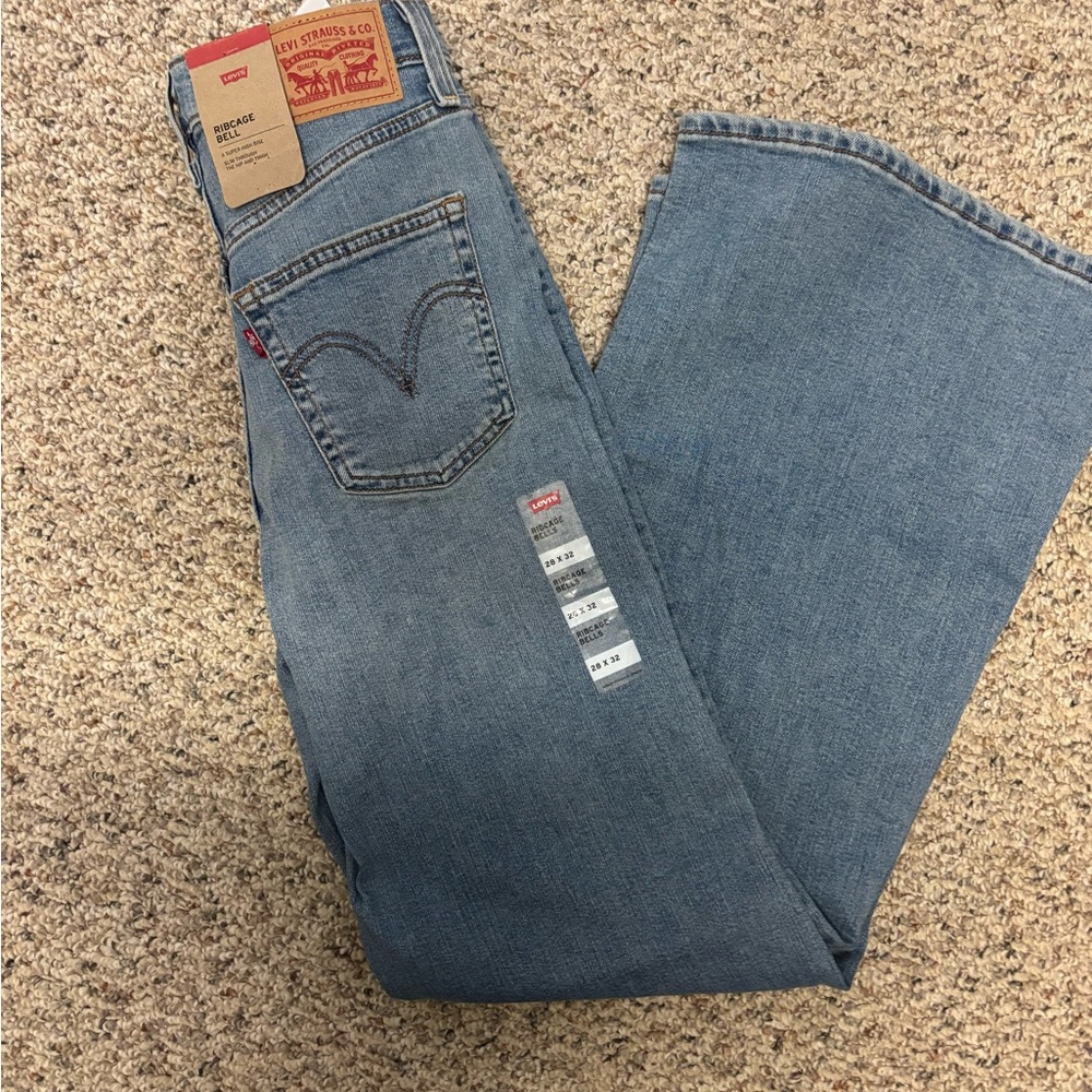 Levi's Rib Cage bell Jeans